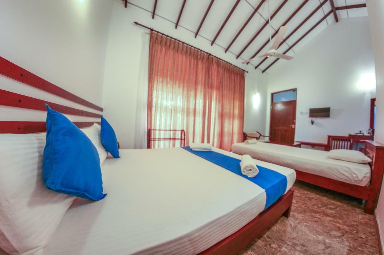 White Rose Beach Resort Marawila Luaran gambar
