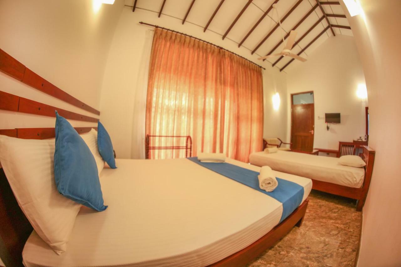 White Rose Beach Resort Marawila Luaran gambar